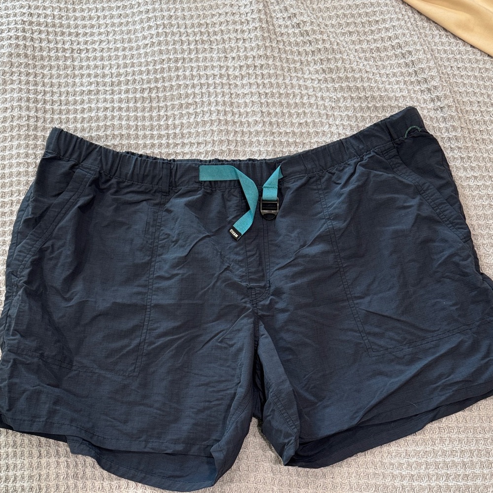REI Dark Blue Athletic Shorts with Teal Belt